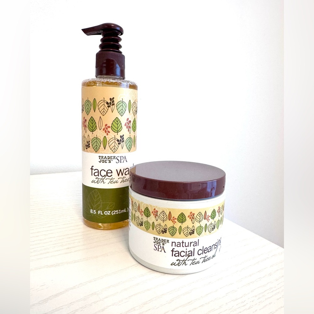Trader Joe’s Bundle Tea Tree Oil Face Wash and Facial Cleansing Pads